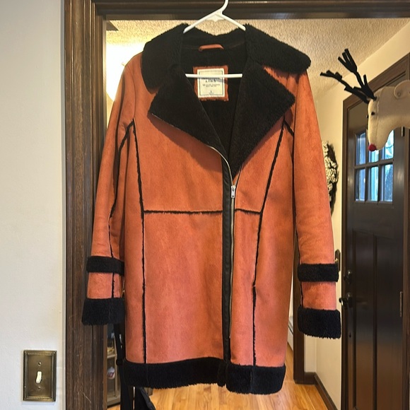 Abercrombie and Fitch, suede and fur winter jacket - Picture 1 of 4
